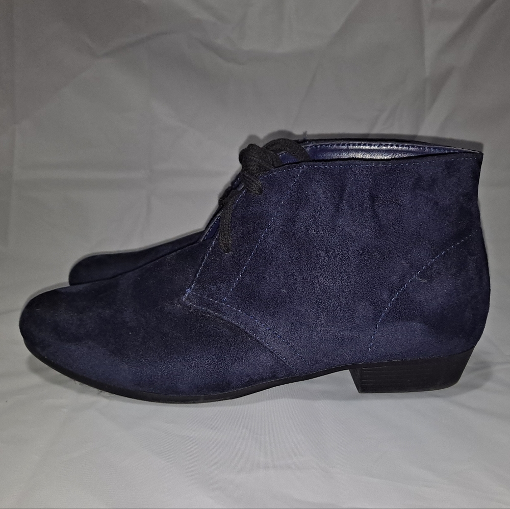 Cityclassified Comfort Booties Women's Size 7.5 Blue Faux Suede Lace-up 5" High
